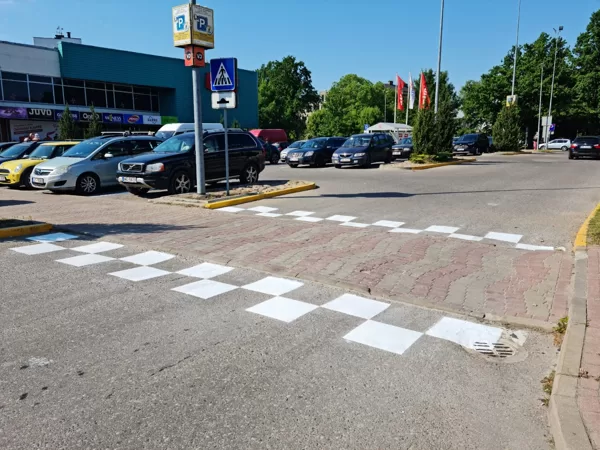 horizontālo līniju izveide un krāsošana