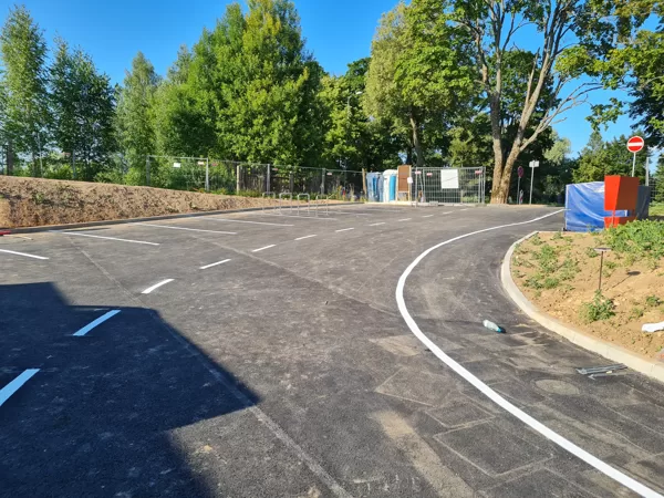 horizontālo līniju izveide un krāsošana