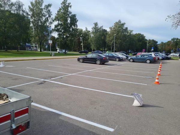 horizontālo līniju izveide un krāsošana