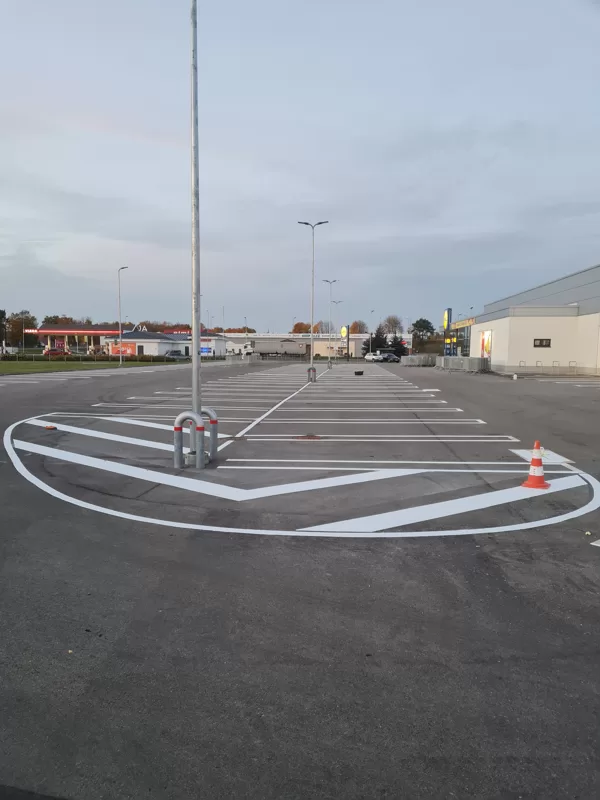 horizontālo līniju izveide un krāsošana