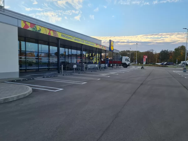 horizontālo līniju izveide un krāsošana