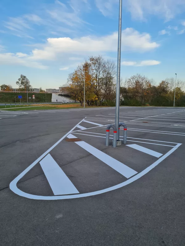 horizontālo līniju izveide un krāsošana
