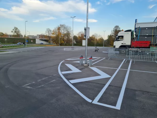 horizontālo līniju izveide un krāsošana
