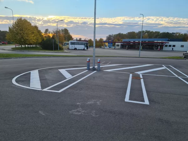 horizontālo līniju izveide un krāsošana