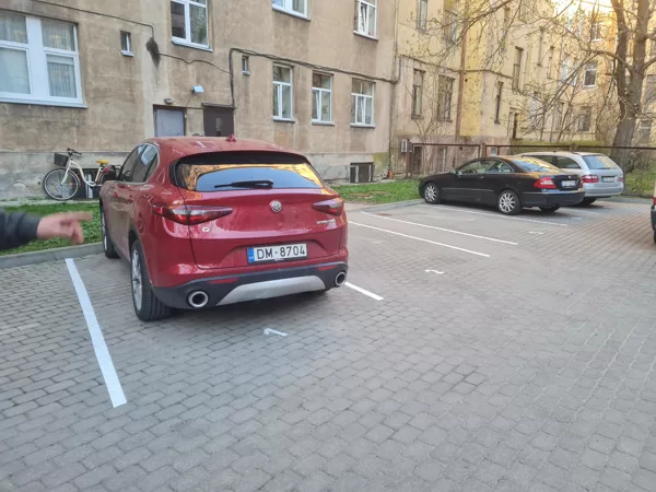 horizontālo līniju izveide un krāsošana