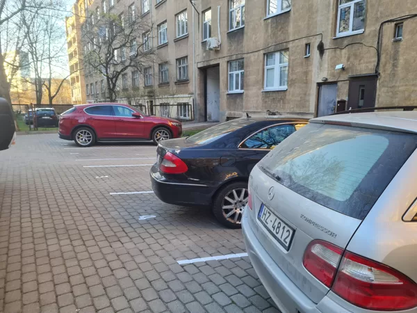 horizontālo līniju izveide un krāsošana