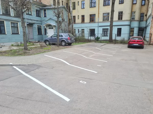 horizontālo līniju izveide un krāsošana