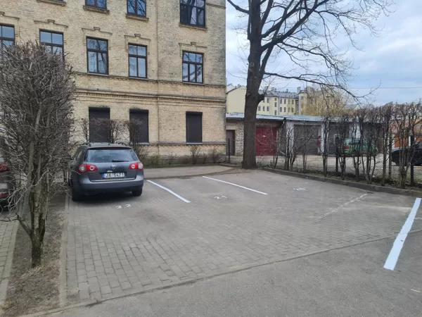 horizontālo līniju izveide un krāsošana