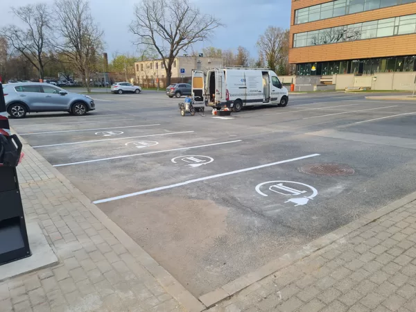 horizontalo līniju izveide