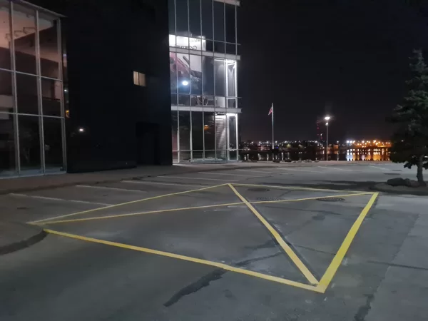 Horizontālo līniju izveide ar auksto plastiku