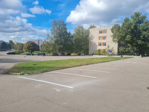 Horizontālo līniju izveide un krāsošana Rīga.