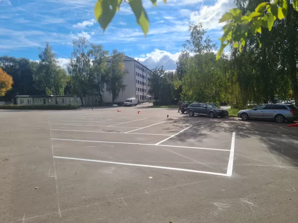 Horizontālo līniju izveide un krāsošana