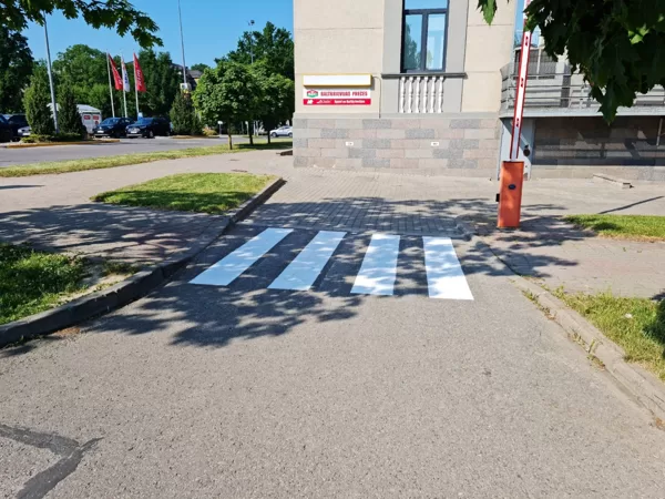 horizontālo līniju izveide un krāsošana