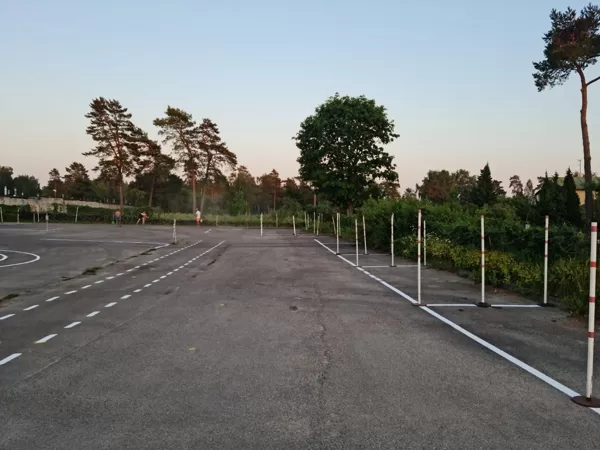 horizontālo līniju izveide un krāsošana