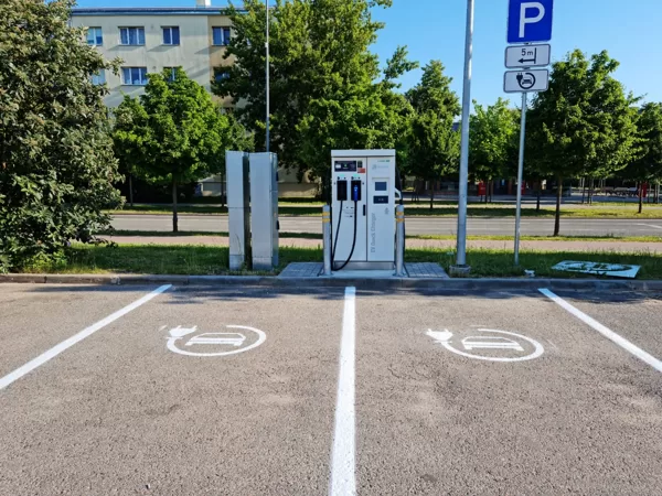 horizontālo līniju izveide un krāsošana