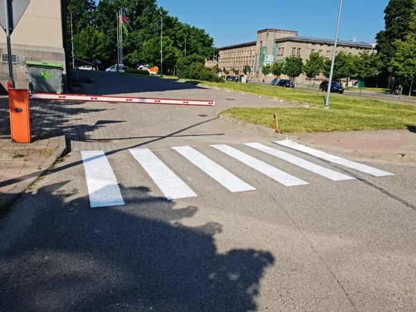 horizontālo līniju izveide un krāsošana